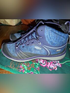 KEEN Dry Waterproof Women’s Hiking Boots 7.5 Blue Purple Outdoor Trail Shoes